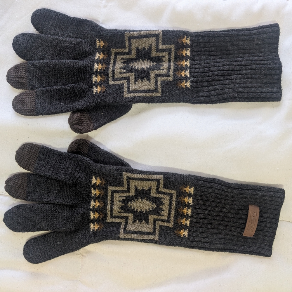 Pendleton Black and Gray Patterned Gloves
